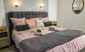 Mirka & Franck Apartment Chic 4 Stars Parking Free